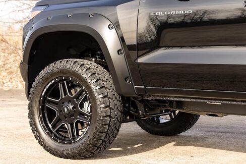 Rough Country Pocket Fender Flares for Chevy Colorado (2023-2026) - 1" Tire Coverage, 5.75" Height, Riveted Style, UV-Resistant ABS, Paintable Matte Black in Kuwait