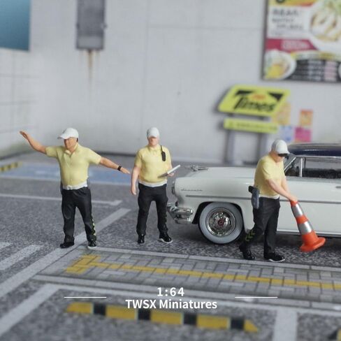 Traffic Police Officers Enforcing The Law 3pcs, 1:64 Scale, Transportation, Miniature Models, Suitable for DIY Landscapes, Creative Scenes, Matching and Macro Photography in Saudi Arabia