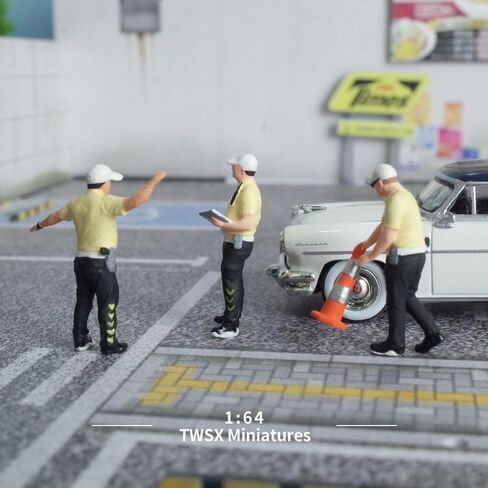 Traffic Police Officers Enforcing The Law 3pcs, 1:64 Scale, Transportation, Miniature Models, Suitable for DIY Landscapes, Creative Scenes, Matching and Macro Photography in Saudi Arabia