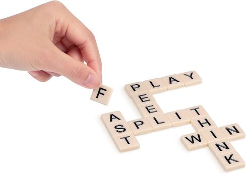 لعبة كلمات I Heart Bananagrams - لعبة تهجئة وجناس ناقص سريعة الخطى في حقيبة خاصة على شكل قلب، لعبة عائلية ولعبة سفر، 144 بلاطة حرف، 1-8 لاعبين، متعة التلاعب بالكلمات التعليمية للأعمار من 7 سنوات فما فوق in Kuwait