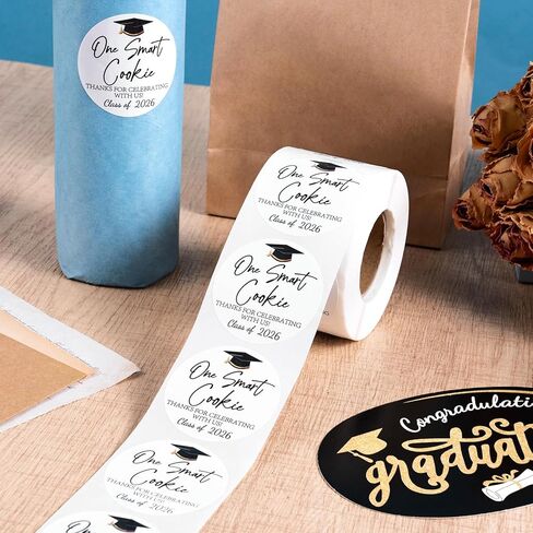 لفة ملصقات التخرج من WRAPAHOLIC مقاس 2 بوصة 500 إجمالي 2026 - بكرة ملصقات هدية بتصميم ملف تعريف الارتباط الذكي، ملصقات التخرج لعام 2026 لصالح حفلات الخريجين in Kuwait