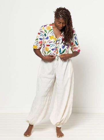 Style Arc Sewing Pattern - Sophia Woven Bubble Skirt and Pant (Sizes 18-30) in Kuwait