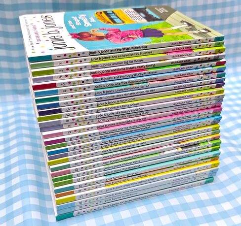 مجموعة Junie B. Jones 1-28 مجموعة غلاف ورقي محاصر مجموعة Junie B Jones 28 مع صندوق in Kuwait
