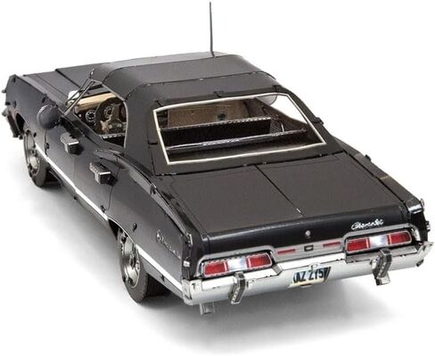 مجموعة نماذج معدنية من Fascinations Metal Earth 1967 Chevy Impala مع ملاقط in Kuwait