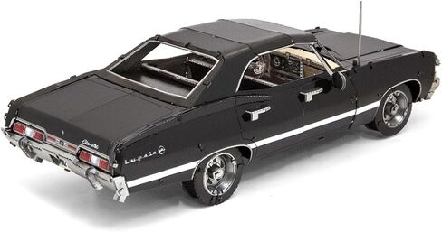 مجموعة نماذج معدنية من Fascinations Metal Earth 1967 Chevy Impala مع ملاقط in Kuwait