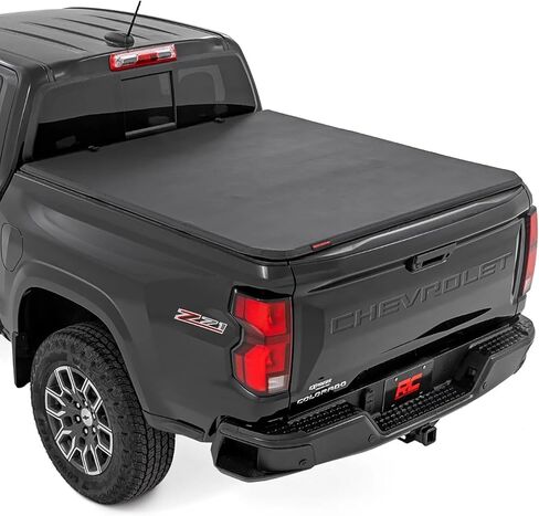 غطاء تونيو ناعم ثلاثي الطي من Rough Country لسيارة Chevy Colorado وGMC Canyon (2023-2025) - يناسب سرير 5 بوصات، غطاء سرير شاحنة مقاوم للطقس in Kuwait