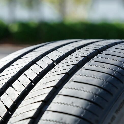 Arisun Aggressor ZS03 All-Season Passenger Car High Performance Radial Tire-225/40R18 225/40ZR18 225/40/18 225/40-18 92W Load Range XL 4-Ply BSW Black Side Wall UTQG 460AA in Kuwait