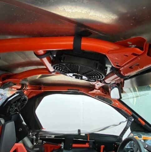 مروحة تبريد مثبتة على السقف من VanderMotorwerks Maverick X3 in Kuwait