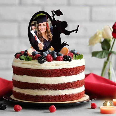 أغطية كعكة Congrats Grad 2026 - أكريليك أسود مع إطار صورة لتزيين الكيك - فئة 2026 من لوازم حفلات خريجي الكلية - صورة ظلية أنيقة لفتاة تهتف لتزيين التخرج in Kuwait