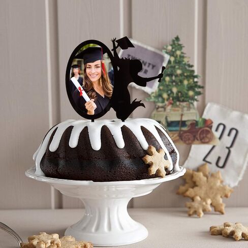 أغطية كعكة Congrats Grad 2026 - أكريليك أسود مع إطار صورة لتزيين الكيك - فئة 2026 من لوازم حفلات خريجي الكلية - صورة ظلية أنيقة لفتاة تهتف لتزيين التخرج in Kuwait