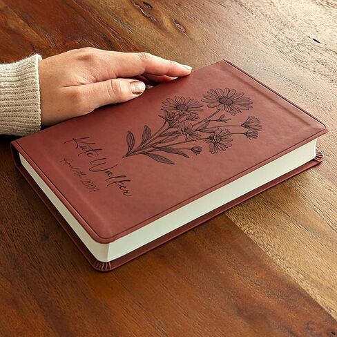 الكتاب المقدس ذو القيمة المطبوعة الكبيرة من SacredBound ESV - جلد صناعي كستنائي TruTone | اسم مخصص محفور | النسخة الإنجليزية القياسية مع التوافق، الخط 10 نقاط وتخطيط العمود المزدوج | زهور الميلاد in Kuwait