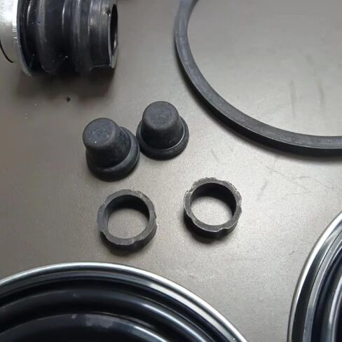 FRONT DISC BRAKE CYLINDER REPAIR KIT 04478-30260 0447830260, Compatible with GRS18#GRX12#GRS202JAVE30GSE30 in Saudi Arabia