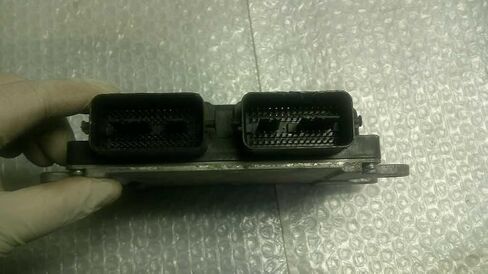 Engine ECM Control Module MT 2.3L Fits 06 07 Compatible with Mazda 6 L3R2 18 881D L3R218881D in Kuwait