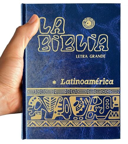 Biblia Catolica Latinoamericana Letra Grande Edicion Cartone en Español (Azul) con Señalador Biblico - The Latin American Catholic Bible Spanish Edition (Blue) with Bookmarks in Kuwait