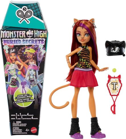 دمى Monster High Buried Secrets وملحقاتها، موضوع Courtside Fang-Out مع دمية غامضة و5 مفاجآت عند فتح العبوة (قد تختلف الشخصيات) in Kuwait