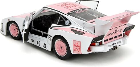Jada Pink Slips 1981 Porsche 935 K3-1:18 نموذج Diecast مع أبواب مفتوحة وتوجيه عمل - لهواة الجمع والمتحمسين 14+ - أبيض ووردي in Kuwait