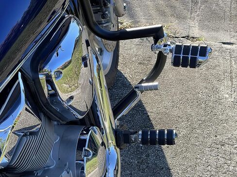 مساند قدم للدراجة النارية من Highway Pegs مع مجموعة مشابك تثبيت لمحرك 1 بوصة 1.25 بوصة متوافق مع Harley Touring Softail Dyna Sportster Road King Fat Bob Road Glide Street Glide Chrome in Kuwait