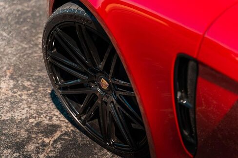 عجلة Curva C48 المخصصة - 22x10.5، 25 إزاحة، نمط مسمار 5x114.3، محور 71.5 ملم - حافة سوداء لامعة in Kuwait