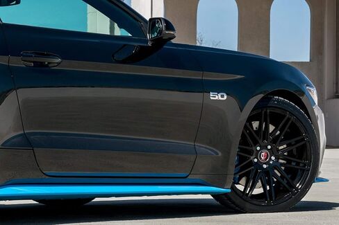 عجلة Curva C48 المخصصة - 22x10.5، 25 إزاحة، نمط مسمار 5x114.3، محور 71.5 ملم - حافة سوداء لامعة in Kuwait