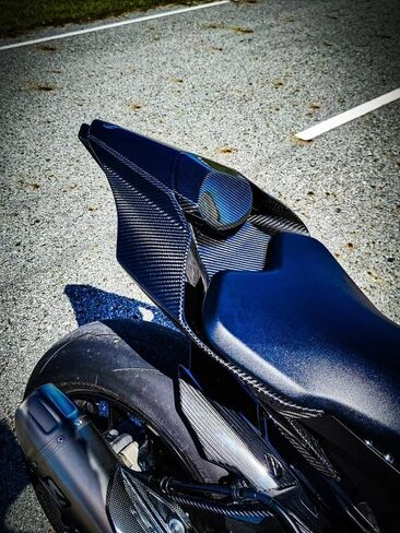 Motorcycle R1 Rear Seat Side Panels 100% Real Carbon Fiber Tail Fairings Parts For Yamaha R1 R1M 2015 2016 2017 2018 2019 2020-2024 2025 in Saudi Arabia
