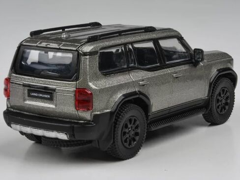 Paragon Models 2024 250 Prado Meteor Shower Silver Metallic 1/64 Diecast Model Car PA-55746 in Kuwait