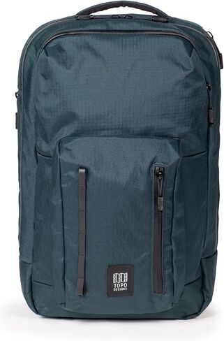 حقيبة ظهر Topo Designs Global Pro، قماش مقاوم للماء X-Rip، أجزاء معدنية، حقيبة كمبيوتر محمول يمكن الوصول إليها من الخارج، أكمام تمر عبر، متينة + خالية من الحد الأدنى من مادة PFC (صنوبر داكن) in Kuwait