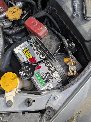 طقم تثبيت البطارية متوافق مع Subaru Forester 2009-2024، Subaru Impreza/WRX/STI 2008-2016، Subaru Crosstrek 2013-2023 82182AG001 82161AG001 82161AG012 طقم ربط البطارية in Kuwait