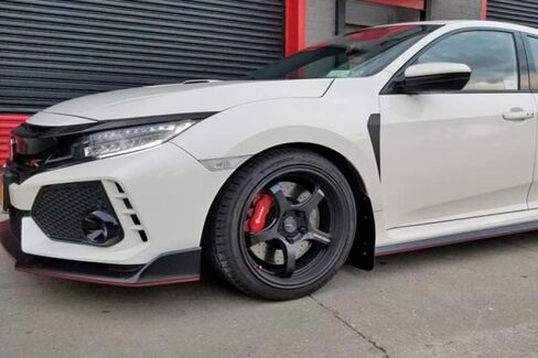 Rally Armor UR Red Mud Flap w/Black Logo for 2017-18 Honda Civic Type R in Saudi Arabia