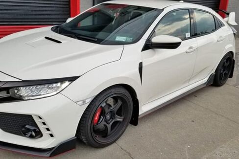 Rally Armor UR Red Mud Flap w/Black Logo for 2017-18 Honda Civic Type R in Saudi Arabia