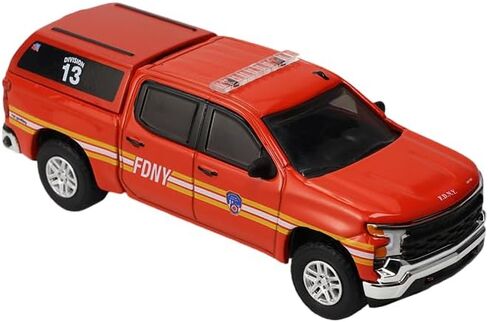 Greenlight 67070-E 1:64 سلسلة الحريق والإنقاذ 5-2023 تشيفي سيلفرادو - FDNY Division 13 للبالغين قابلة للتجميع in Kuwait