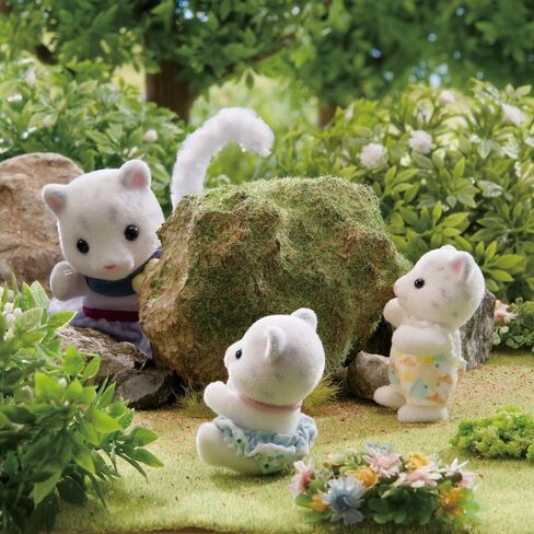 Sylvanian Families - 5814 Snow Leopard Family, Playset with Animal Figure, Velvety Animal Figures, Leopards, Toys for Children Aged 3 and Up in Saudi Arabia