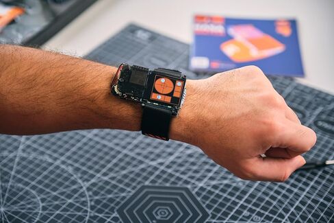 NASA Artemis DIY Smartwatch Kit | Learn Coding, Electronics & Wearable Tech | STEM Gift for Kids & Teens (Ages 9+) in Saudi Arabia
