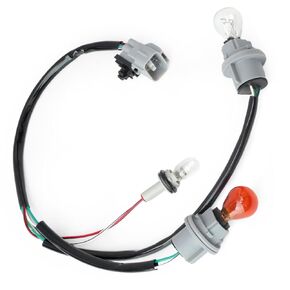 81555-0C070 Left or Right Rear Tail Light Wiring Harness Compatible with Toyota Tundra 2007-2014 Taillight Harness Socket with 3 Bulbs Replace 815550C070 81565-0C070 815650C070 in Saudi Arabia