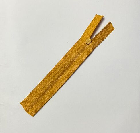 Nylon Invisible Zippers for Sewing, Multi-Color, #3 Size, 7-18 Inch Length, Crafting and Tailoring Projects (Golden Yellow, 9 Inch) in Kuwait
