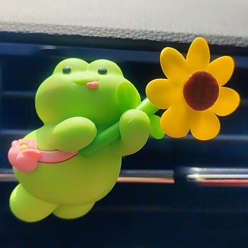 Cute Car Air Freshener for Women/Men, Pilot Car Vent Clips Creative Automotive Fragrance Air Diffuser, Outlet Flower Fan Automotive Decoration Interior Accessories (Pilot Pig) in Saudi Arabia