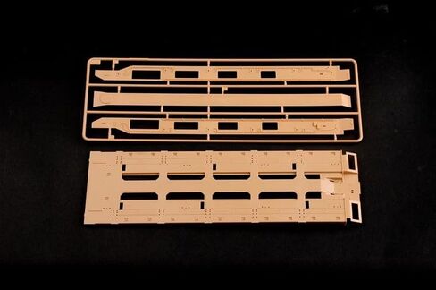 HobbyBoss 85502 1/35 M1070 Truck Het Tractor M1000 Semi-Trailer Model Kit Car in Saudi Arabia