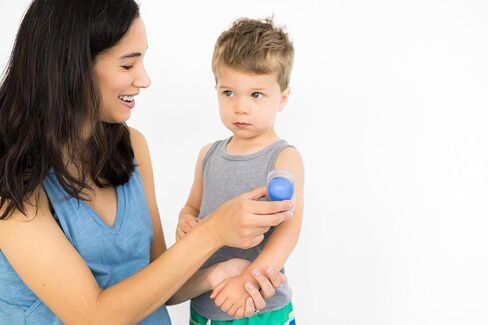 يوبي Sunsqueze Sunscreen Applicator ، لفة قابلة لإعادة التعبئة ، قضيب خشن من السيليكون الناعم للأطفال والأطفال ، معتمد من TSA ، ويحمل 3.38 أوقية السوائل ، و 2 حزمة ، والأزرق والأصفر in Saudi Arabia
