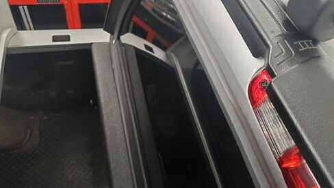 EZ Lip Truck Boot Universal Rear Window Seal for Camper Shells & Truck Caps in Saudi Arabia