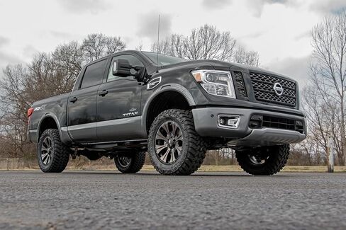 Rough Country 3" Suspension Lift Kit for Nissan Titan 4WD (2017-2023) - N3 Struts & N3 Rear Shocks, Silver Control Arms in Kuwait