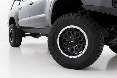 Rough Country Power Running Boards with LED Step Lights for Toyota Tacoma Double Cab 2005-2023 - Dual Motor i-Force Electric Powerstep Board & Retractable Truck Steps in Kuwait