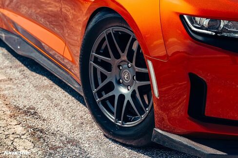 عجلة السحب المخصصة Forgestar F14 - 17x4.5، -26 إزاحة، نمط مسمار 5x114.3، محور 78.1 ملم - حافة أنثراسايت لامعة in Kuwait