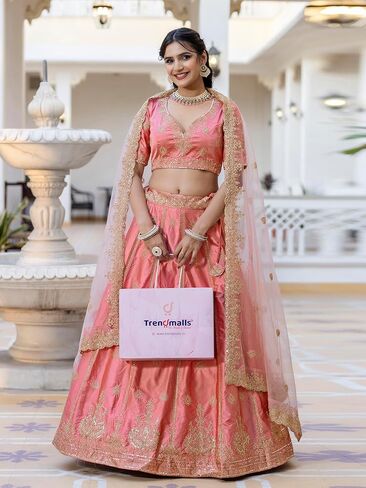 طقم تطريز نسائي من TRENDMALLS من الساتان والتطريز Lehenga Choli مع وشاح للنساء in Kuwait