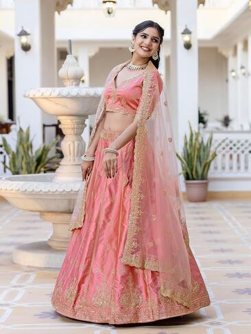 طقم تطريز نسائي من TRENDMALLS من الساتان والتطريز Lehenga Choli مع وشاح للنساء in Kuwait