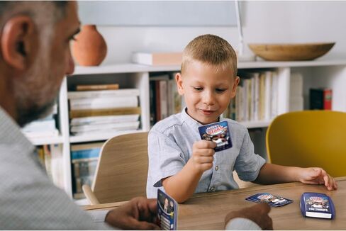 لعبة بطاقات Top Trumps لنجوم كرة القدم الأمريكية - ألعاب عائلية للأطفال والكبار - ألعاب تعليمية - ألعاب بطاقات للأطفال للاعبين وأكثر - ألعاب حرب الأطفال - حروب البطاقات - للأطفال بعمر 6 سنوات فما فوق in Kuwait