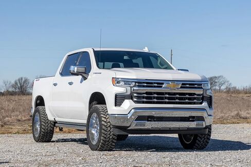 Rough Country 3.5" Suspension Lift Kit for Chevy Silverado 1500 (2025-2026) - Aluminum Control Arms, Strut Spacers with Rear N3 Shocks in Kuwait