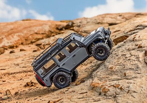Traxxas TRX-4M Land Rover Defender XBLU in Kuwait