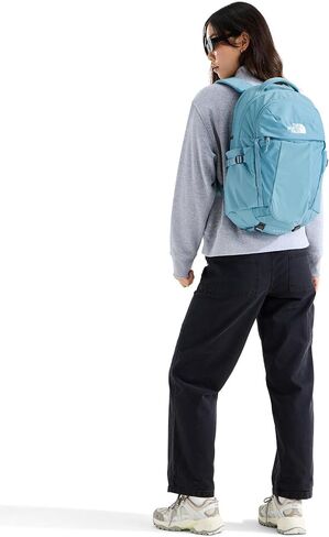 حقيبة ظهر للكمبيوتر المحمول Recon للاستخدام اليومي للسيدات من The North Face - حقيبة سفر للركاب، حقيبة كمبيوتر محمول مقاس 18 بوصة، طاردة للماء، لون أزرق مخضر فاتح، مقاس واحد in Kuwait