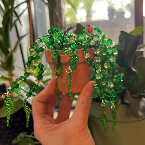 104Pcs Green Glass Leaf Beads for Jewelry Making, Transparent Glass Crystal Tree Leaves Green Leaf Bead for Plant DIY Spring Craft Earring Bracelet in Saudi Arabia
