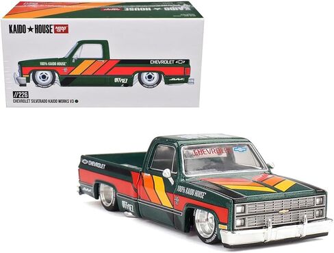 شاحنة بيك اب MINI GT Kaido Works V3 باللون الأخضر الداكن المعدني مع الرسومات (مصمم بواسطة Jun Imai) Kaido House Special 1/64 Diecast Model Car KHMG226 in Kuwait