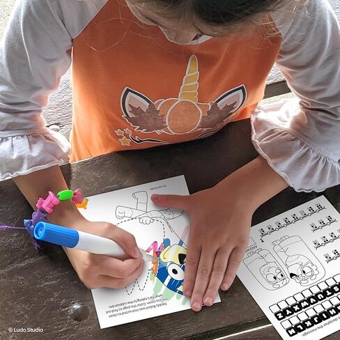 مجموعة كتب التلوين الرسمية من Bendon Bluey Imagine Ink، عبوتين مع أقلام تحديد خالية من الفوضى، 16 صفحة، 6 علامات حبر سحرية، حقيبة تخزين مدمجة، هدية سفر للأطفال من سن 3 سنوات فما فوق in Kuwait